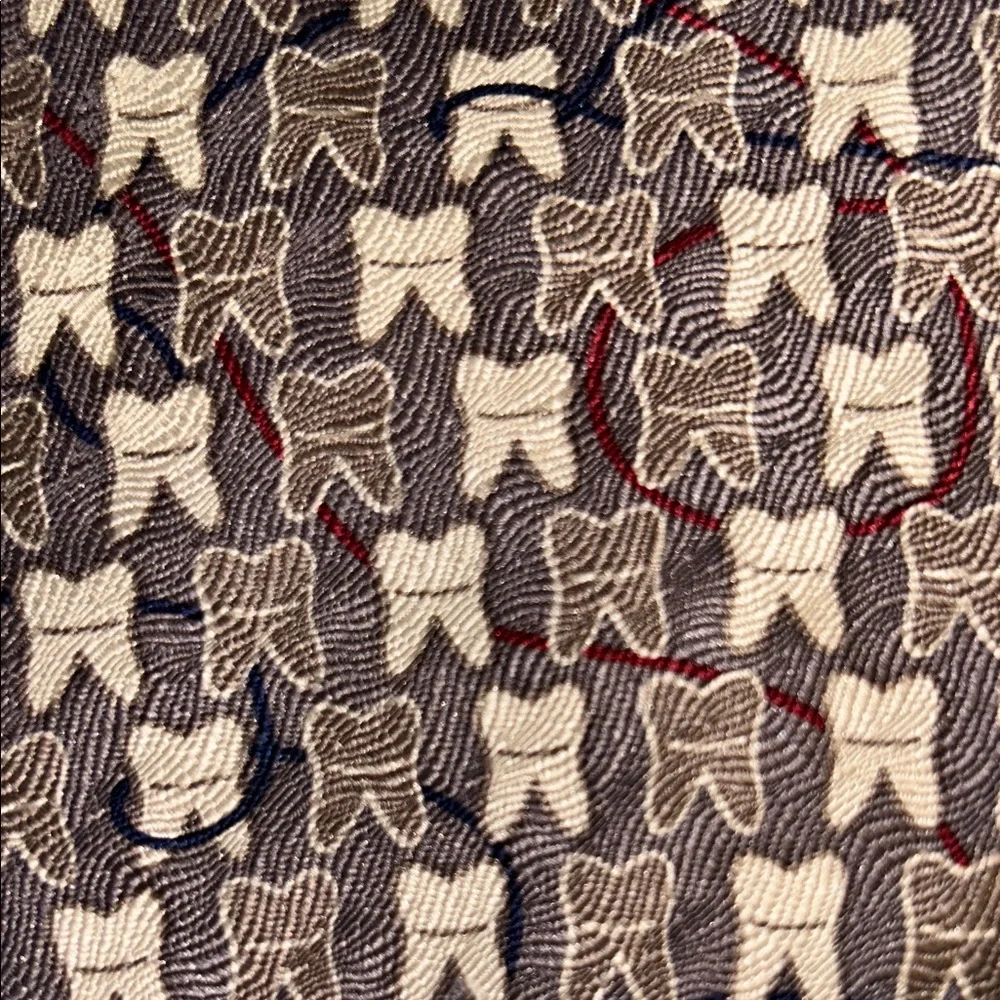 Ralph Marlin Abstract Dentist Tonal 2000 Dental Pattern Tie in greige and Cream